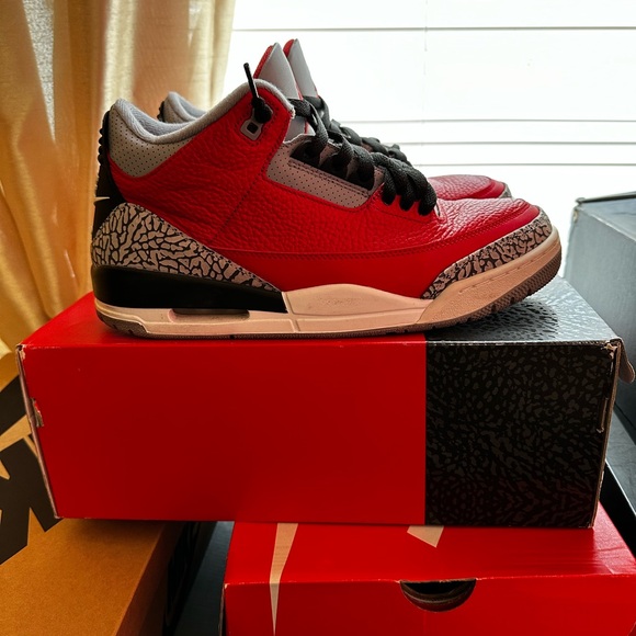 Air Jordan Retro 3 - Picture 3 of 3